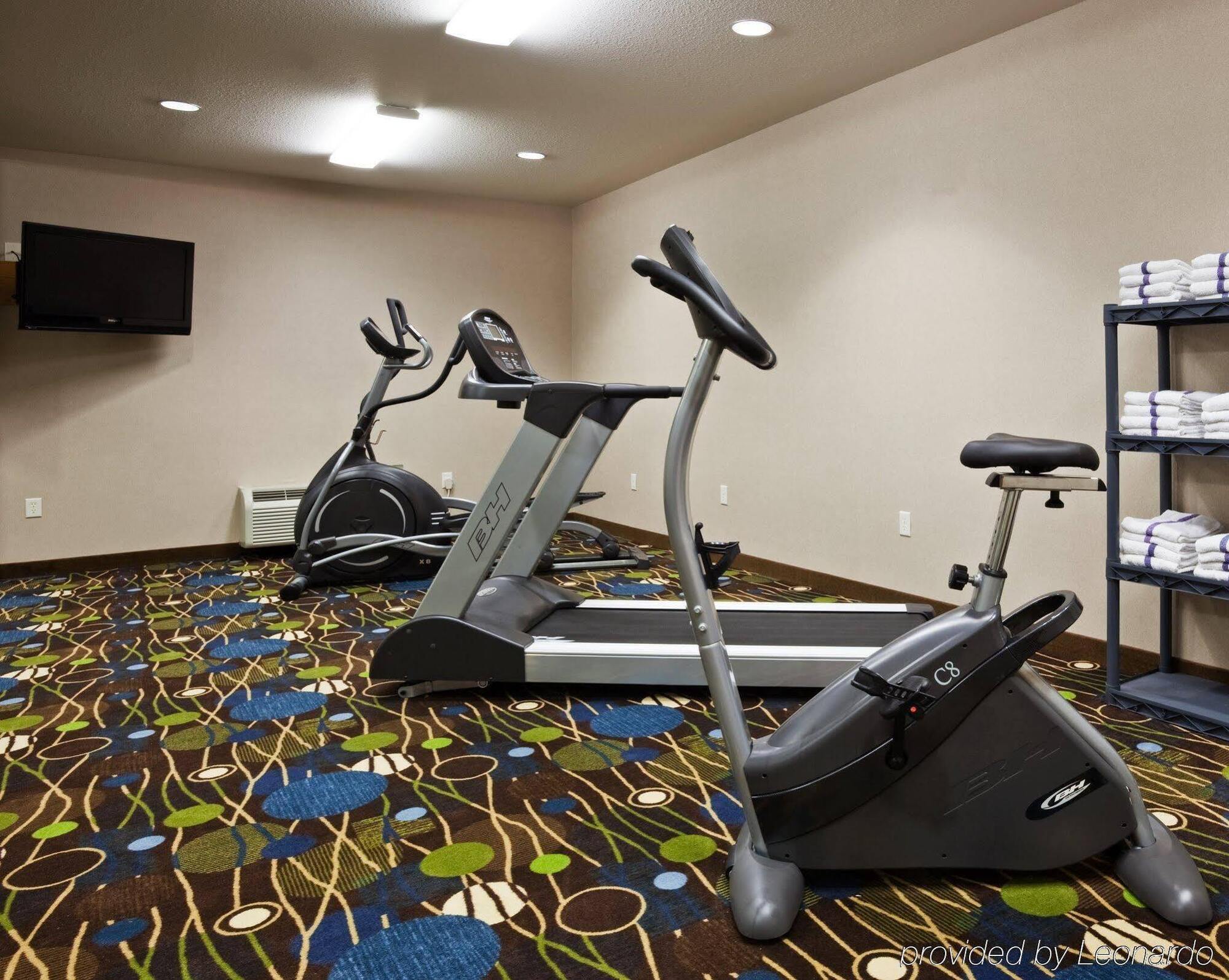 Holiday Inn Express Hotel & Suites Antigo By Ihg Exterior foto
